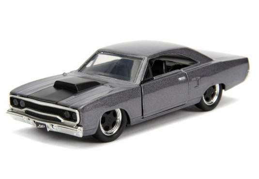 1/32 PLYMOUTH Road Runner...